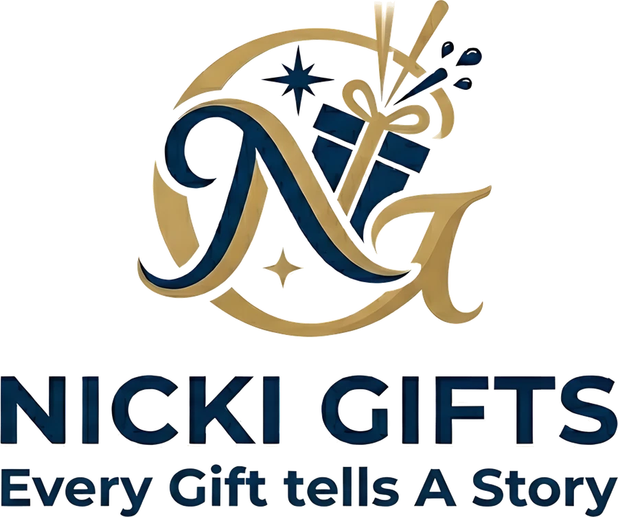 Logo van Nicki Gifts in marineblauw en goud met de baseline Every Gift Tells A Story